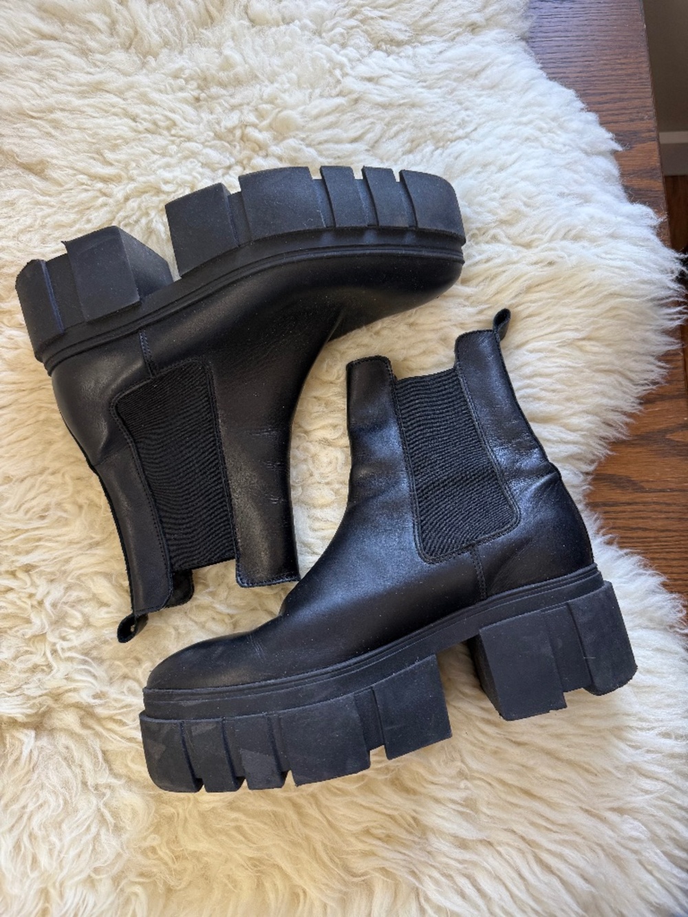 MNG by Mango Black Leather Chunky Lug Sole Chelsea Boots | EU 37/6.5US